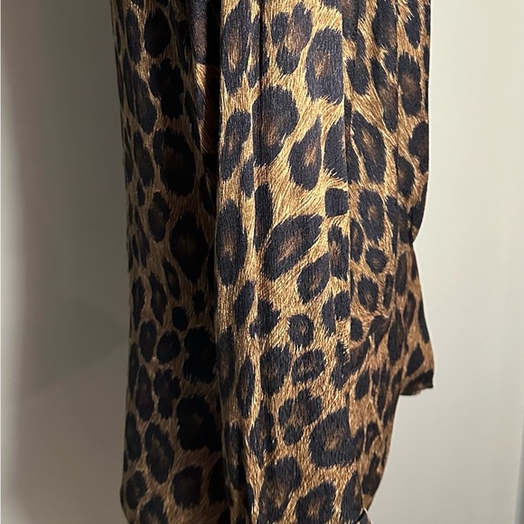 Vintage Anne Klein Designer/Luxury Leopard Print Blouse with Cuff Buttons - Picture 2 of 10